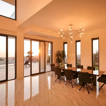 Luxury Odeona With Panoramic Seaview וילה *