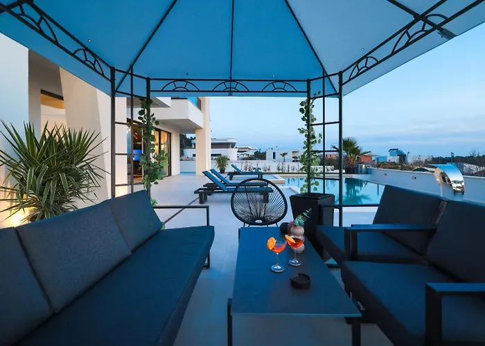 Luxury Odeona With Panoramic Seaview וילה