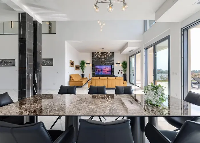 Luxury Odeona With Panoramic Seaview וילה