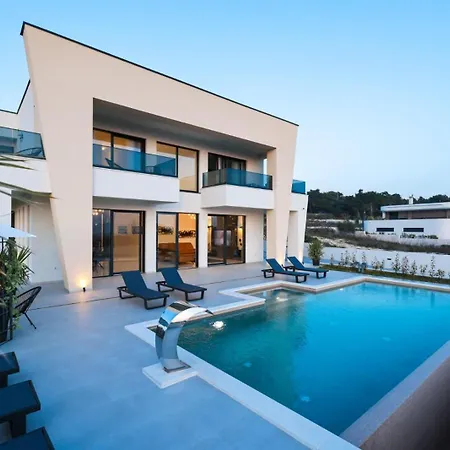 Luxury Odeona With Panoramic Seaview * 扎达尔