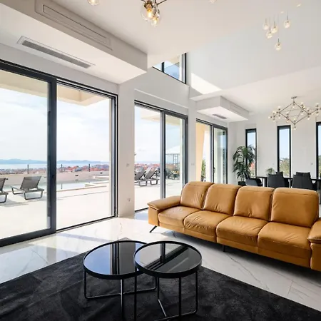 Luxury Odeona With Panoramic Seaview 别墅 *