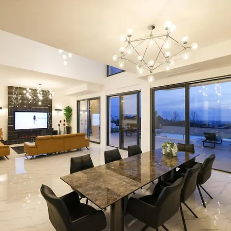Luxury Odeona With Panoramic Seaview * 扎达尔