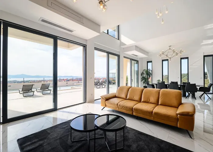 Luxury Odeona With Panoramic Seaview 别墅 *